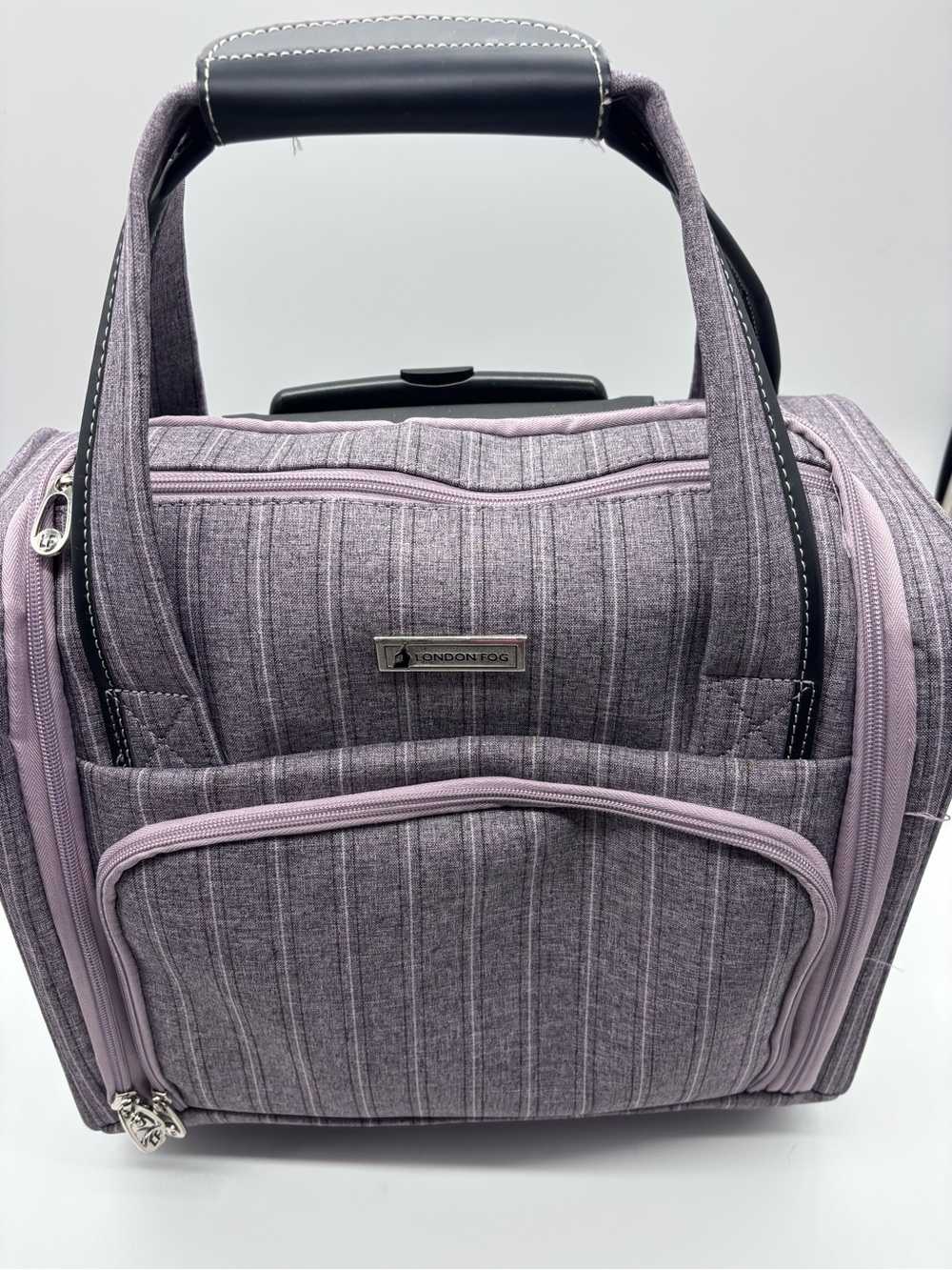 London Fog Lavender Pinstripe Travel Dopp Bag - Picture 2 of 15